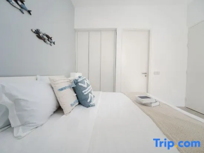 Standard Twin room with view