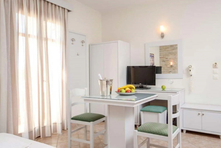 Plaka Hotel I