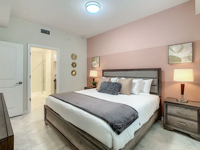 2 Bedrooms Apartment
