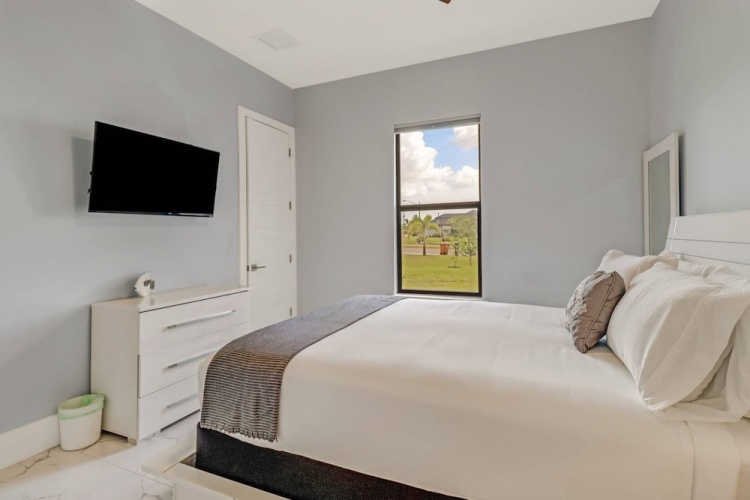 3915 Gulfstream Pkwy