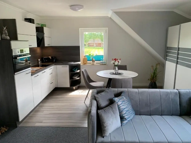 Apartment with sea view