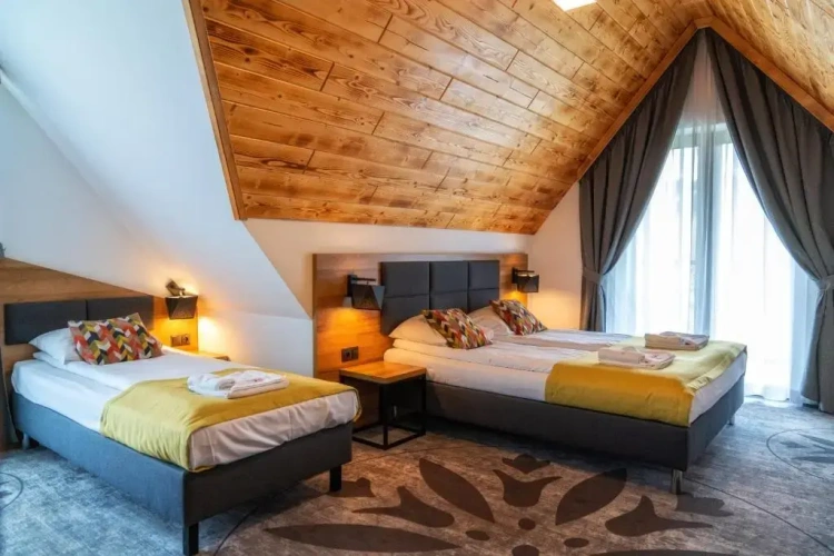 Standard Triple room