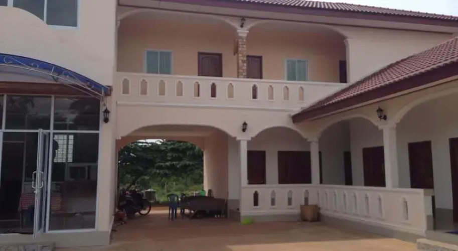 Sompratthana Guesthouse