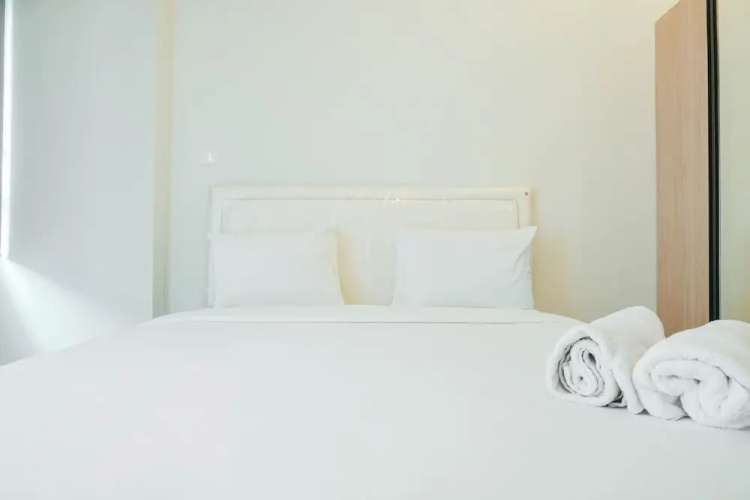 Cozy Living Studio Mustika Golf Apartment