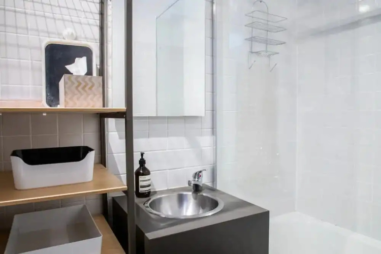 Stylish Warehouse Convert 2 Bedroom Apartment