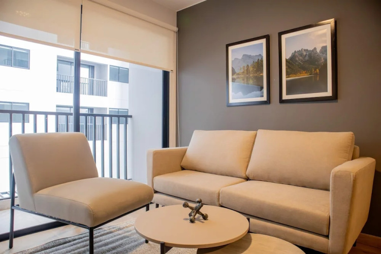 w Magnificent 2BR w/ Balcony in Miraflores