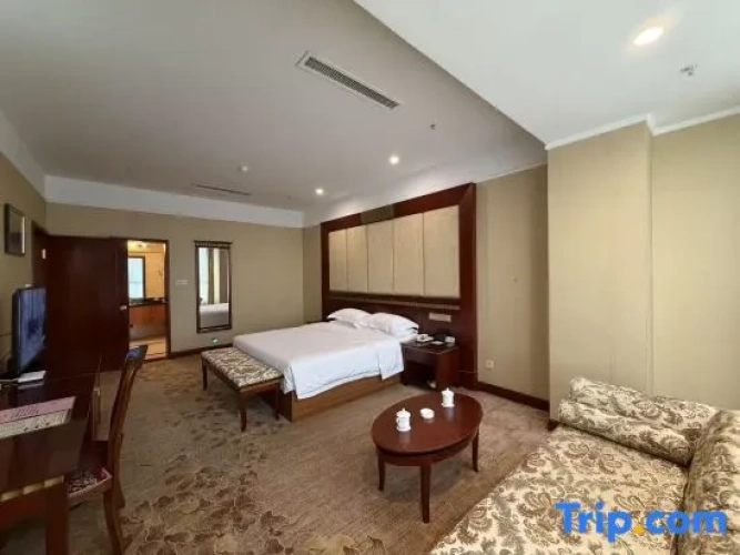 Deluxe Suite