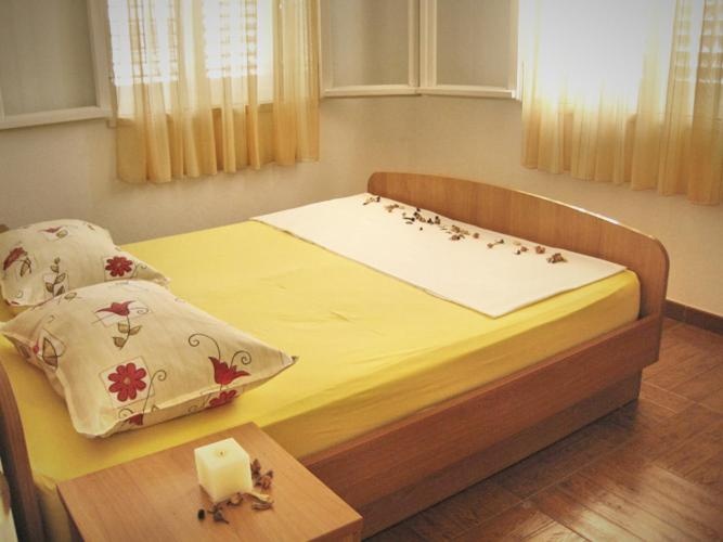 2 Bedrooms Apartment with balcony and with partial sea view
