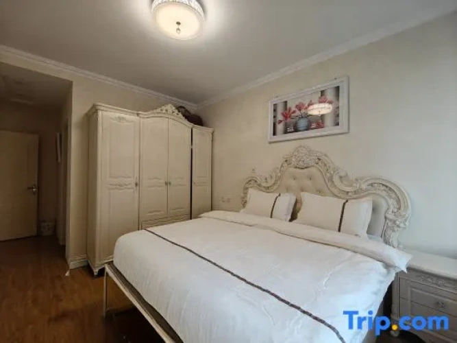 1 Bedroom Business Suite