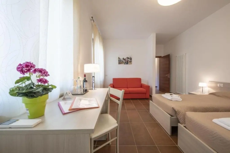 Standard Triple room