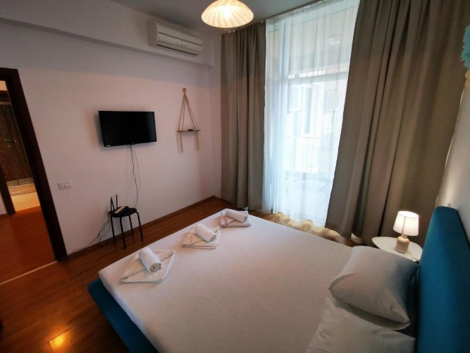 2 Bedrooms Apartment
