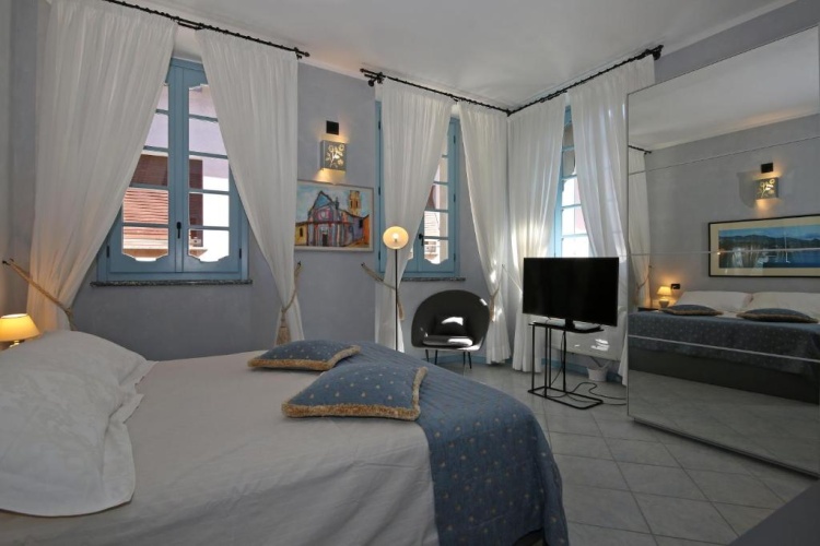 Standard Double room with view