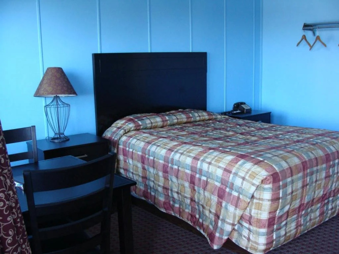 Seven Seas Inn & Suites