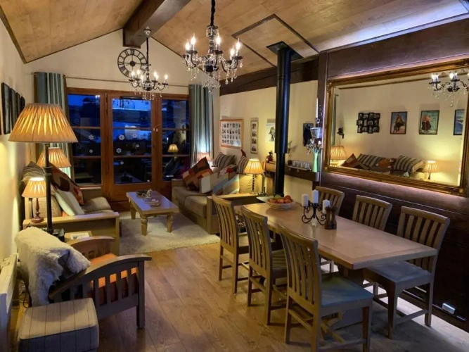 3 Bedrooms Apartment