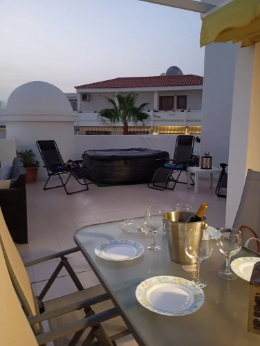 2 Bedrooms Apartment with balcony