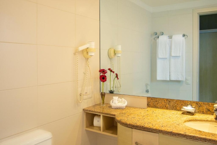 Deluxe Suite with balcony and with partial sea view