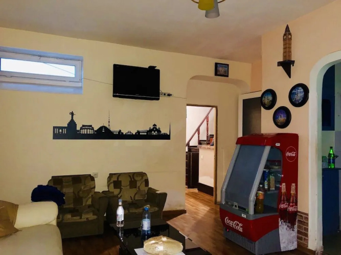 All Seasons Hostel by HOSTELANDTOURS