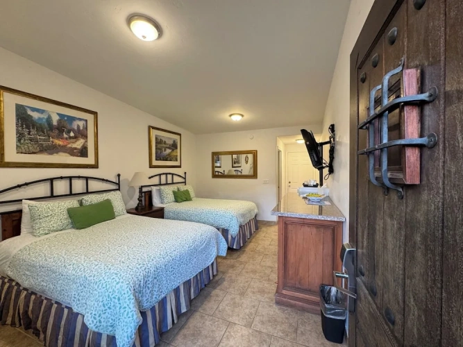 Standard Quadruple Basement room