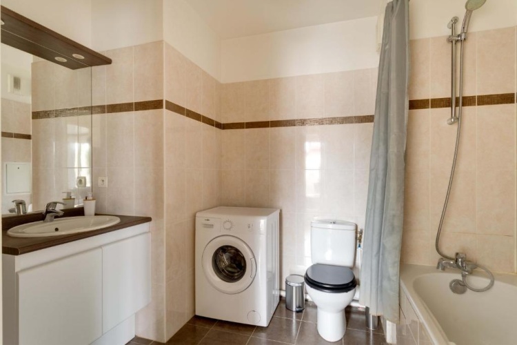 2 Bedrooms Apartment