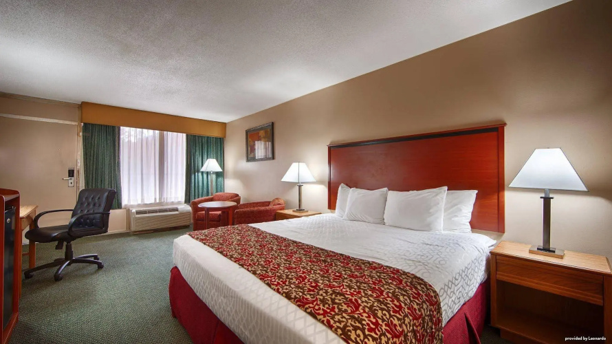 Hotel Red Rose by Townhouse Covington I-64