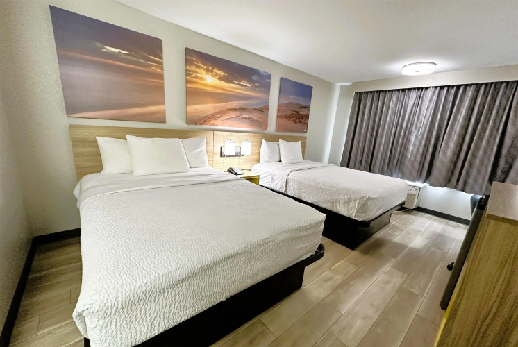 Days Inn by Wyndham Holland