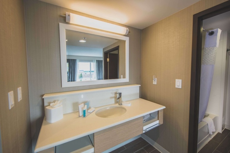 Hampton Inn & Suites by Hilton Bolton, ON, Canada photo 11