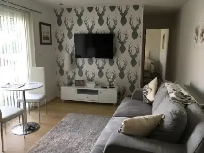 2 Redmoss Walk