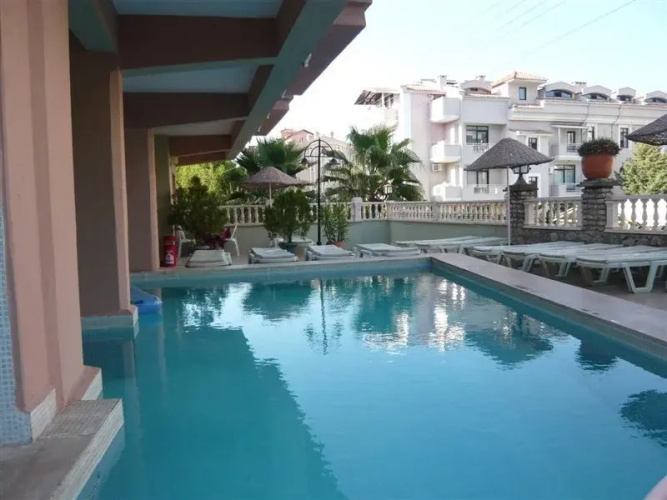 Domino Palace Hotel