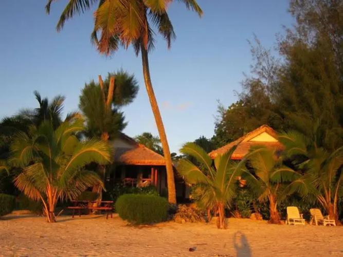 Raina Lagoon Villas