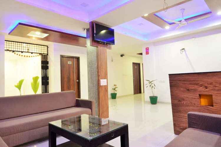Hotel Nayan Palace