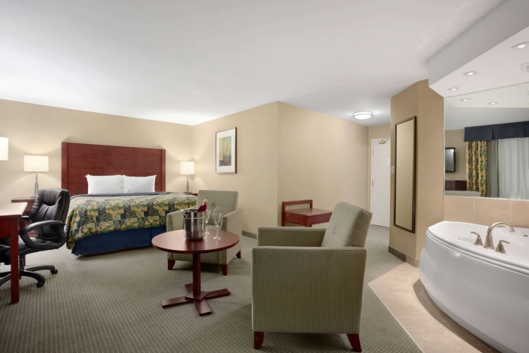 Travelodge by Wyndham Oshawa Whitby photo 8