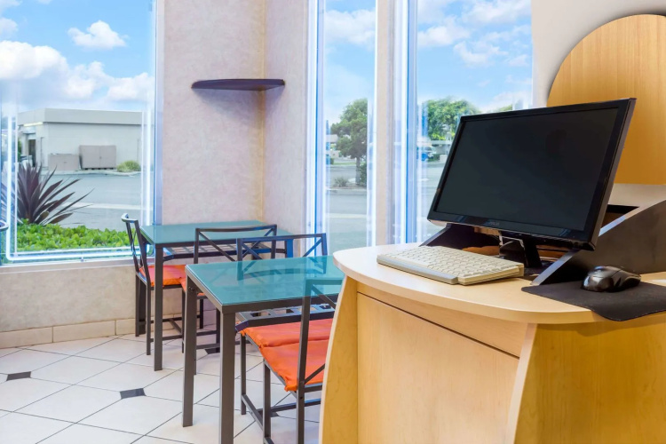 Casa Blanca Hotel - Orange