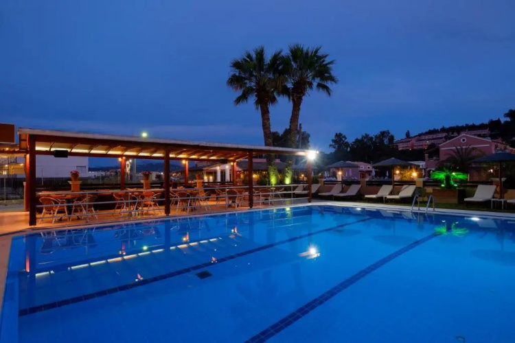 Lagoon Hotel & Apartments