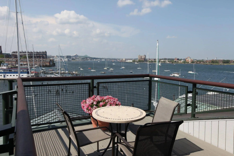 Boston Yacht Haven Inn & Marina