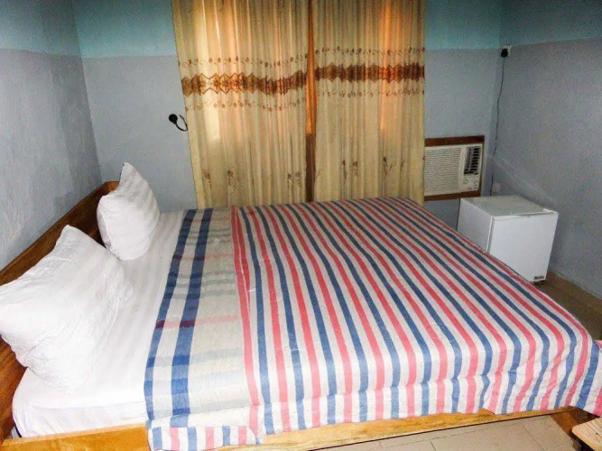 Menic Suites