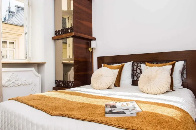 Cracovian Suite by Loft Affair