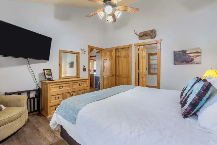 Grey Moose Lodge w/ Amenities Access!