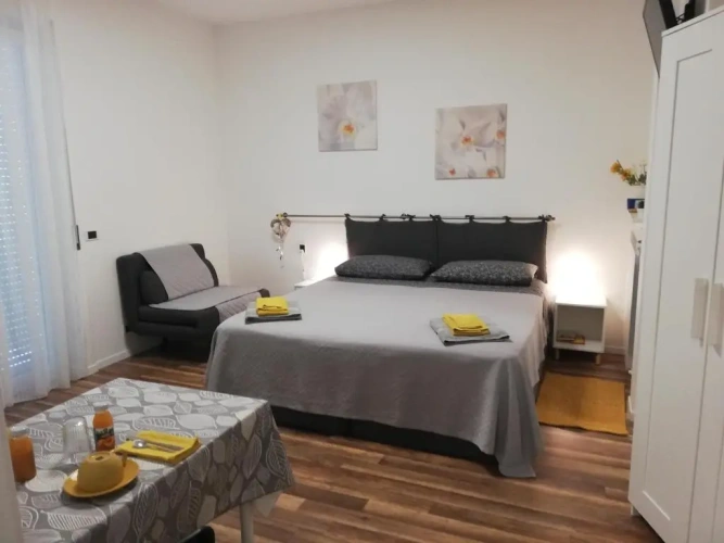 Standard Triple room with balcony