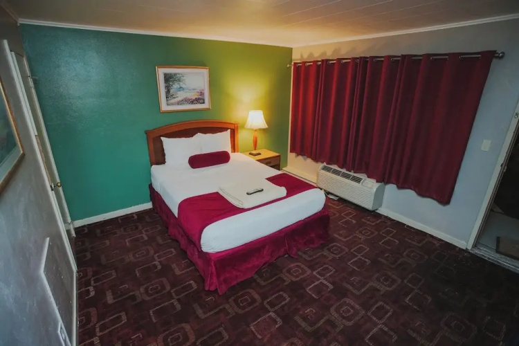 Falls View Inn