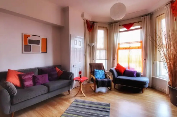 1 Bed Studio Sleeps 4 - Seaside, Dog Friendly
