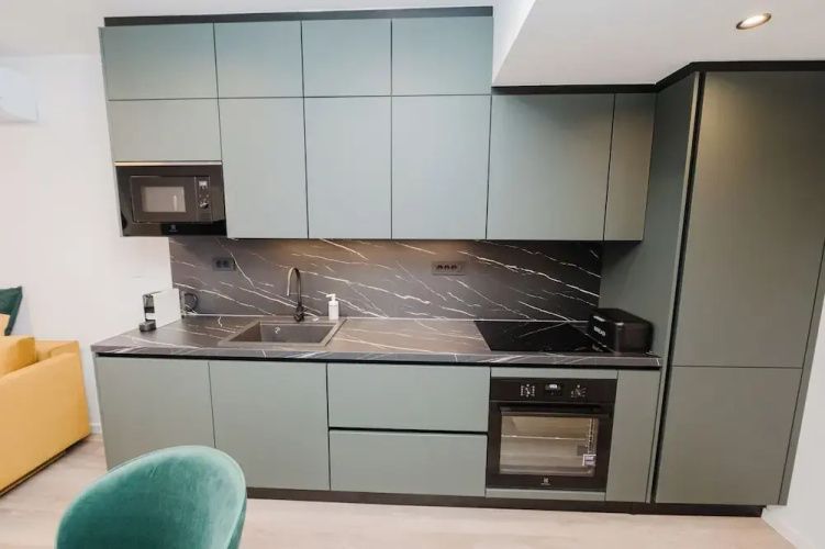 Koi Deluxe, Urban Two Bedroom Oasis