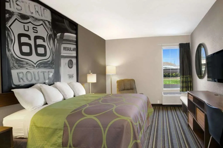 Super 8 Stafford/Springfield Area