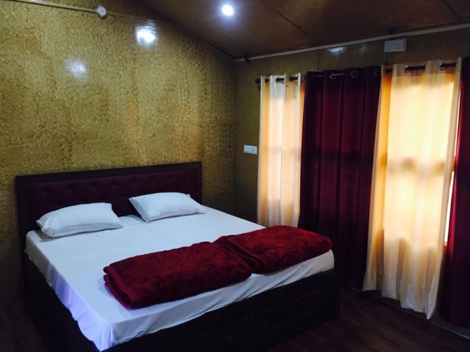 Standard room with river view