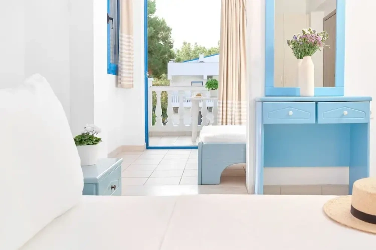 Standard Double room with balcony and with courtyard view