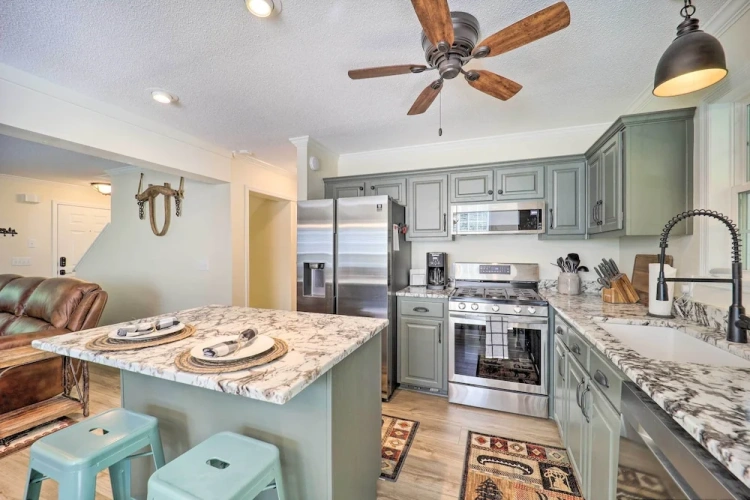5 Bedrooms Cottage