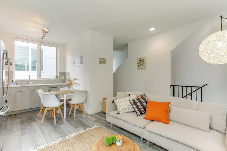 Hub for World Cup Fever! Pet-friendly Seattle Base