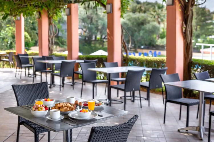 Century Resort Apartments