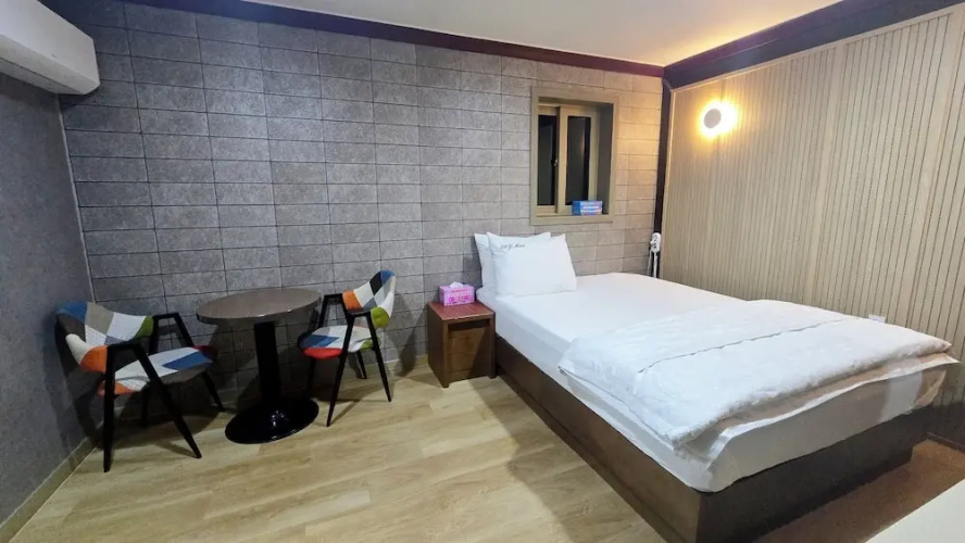 Sky Motel