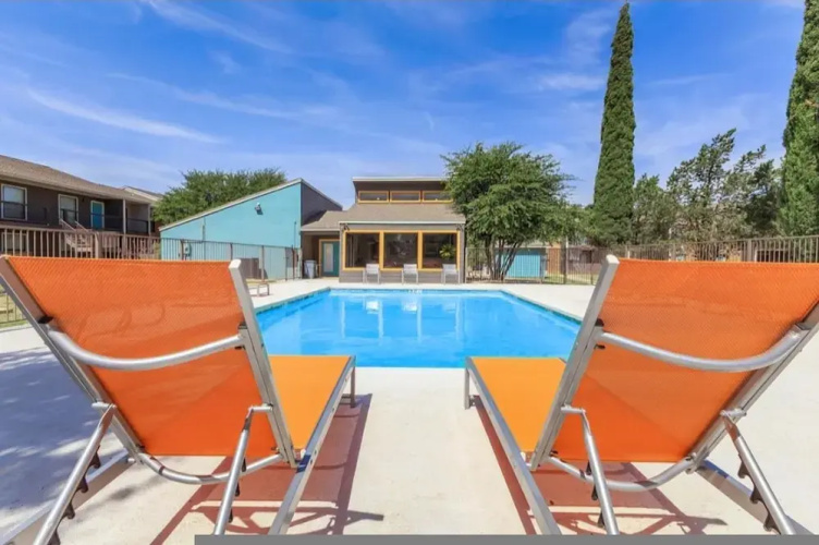 Midland Condo With Pool