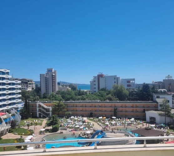 Apartment with sea view